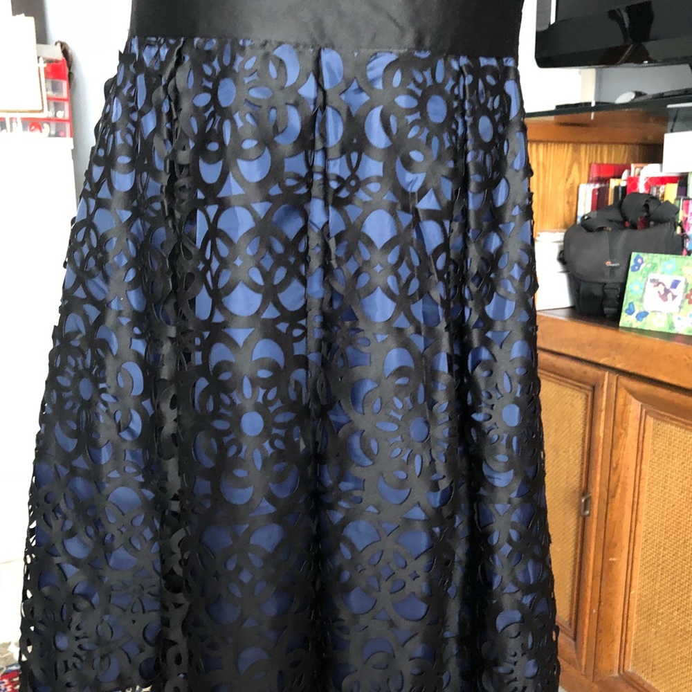 Black dress with laser cut detail - Picture 3 of 8